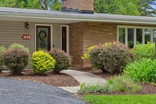 1830 W Zedler LANE, Mequon, WI 53092