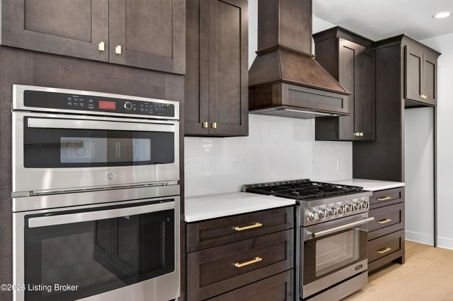 17610 Fox Spring Way, Louisville, KY 40245