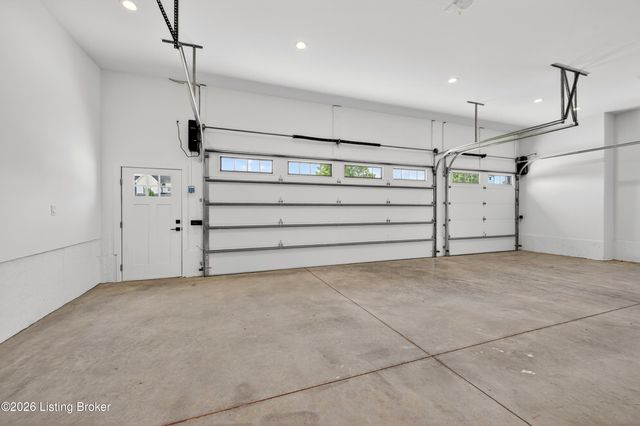 17610 Fox Spring Way, Louisville, KY 40245
