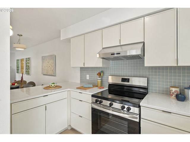 323 Se 14TH Ave, Portland, OR 97214