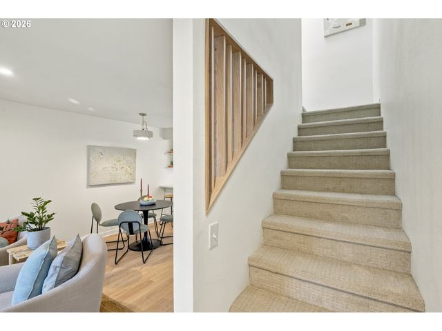 323 Se 14TH Ave, Portland, OR 97214