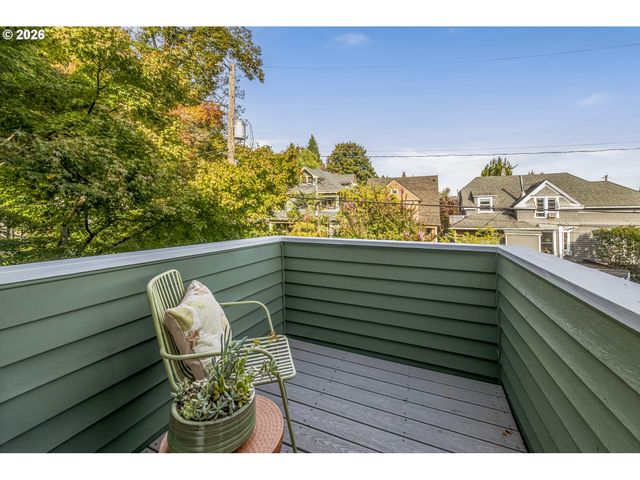 323 Se 14TH Ave, Portland, OR 97214
