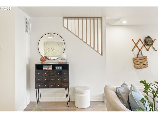 323 Se 14TH Ave, Portland, OR 97214