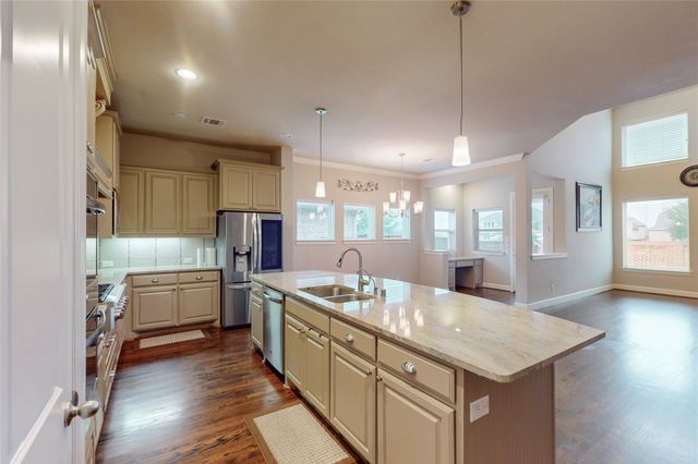 112 Spear Court, Irving, TX 75063