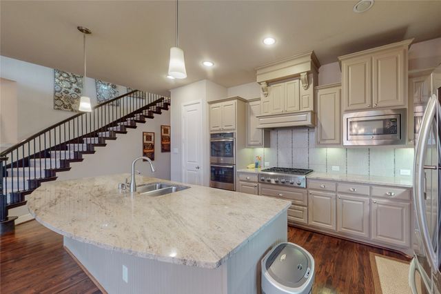 112 Spear Court, Irving, TX 75063