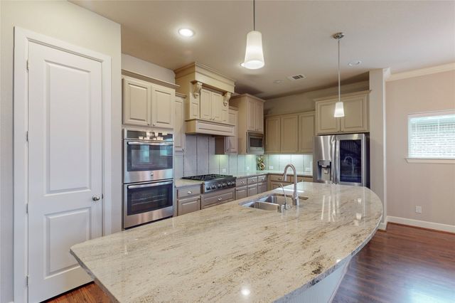 112 Spear Court, Irving, TX 75063