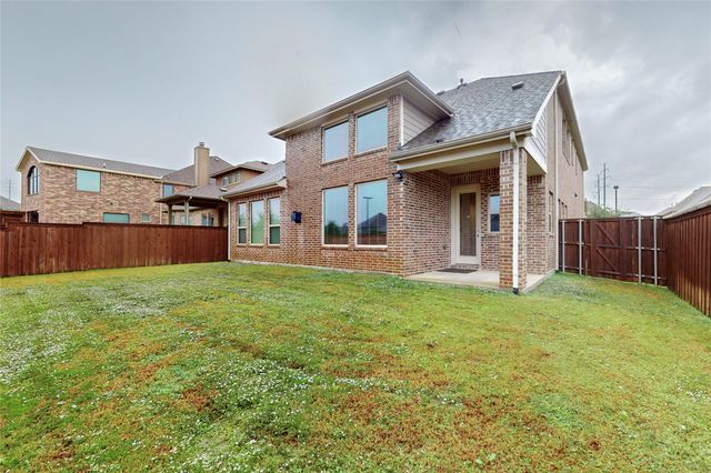 112 Spear Court, Irving, TX 75063