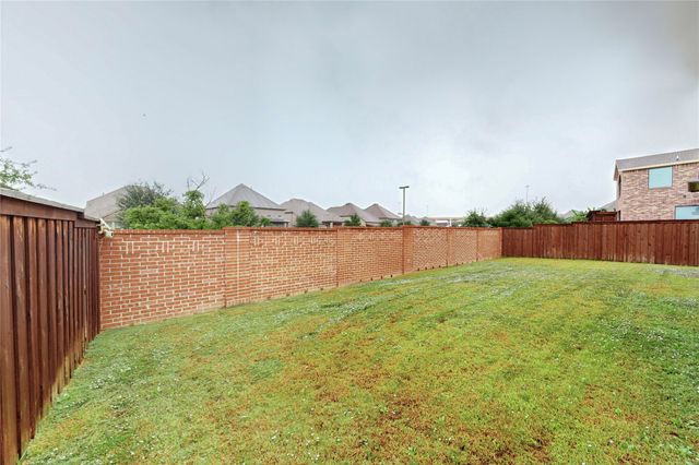 112 Spear Court, Irving, TX 75063