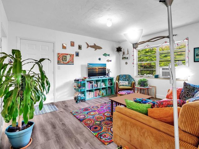 3210 E Elizabeth St, Miami, FL 33133