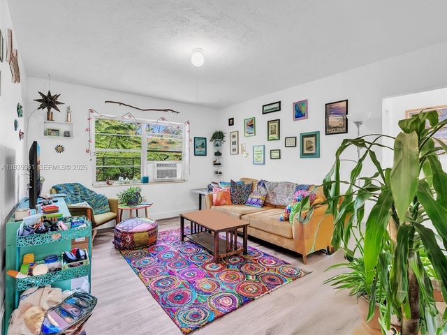 3210 E Elizabeth St, Miami, FL 33133