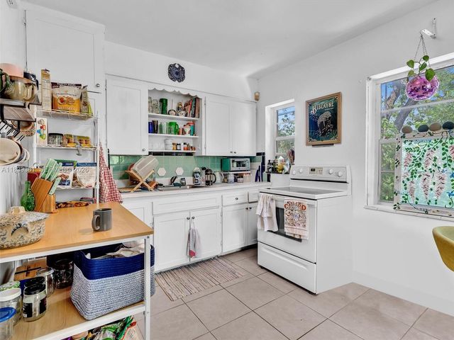 3210 E Elizabeth St, Miami, FL 33133