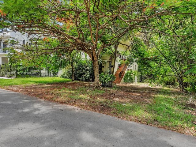 3210 E Elizabeth St, Miami, FL 33133