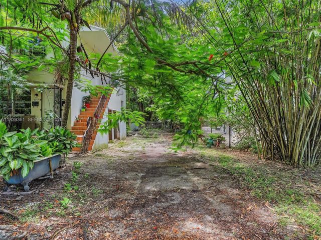 3210 E Elizabeth St, Miami, FL 33133