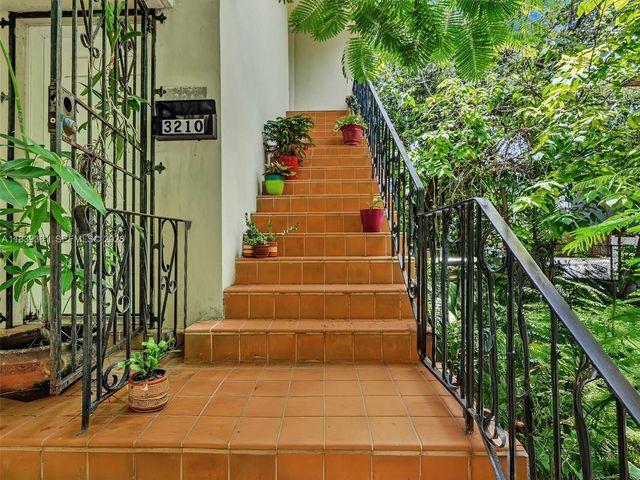 3210 E Elizabeth St, Miami, FL 33133