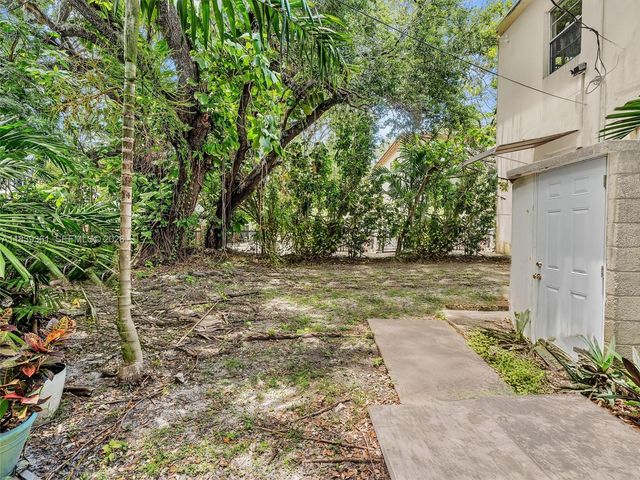 3210 E Elizabeth St, Miami, FL 33133