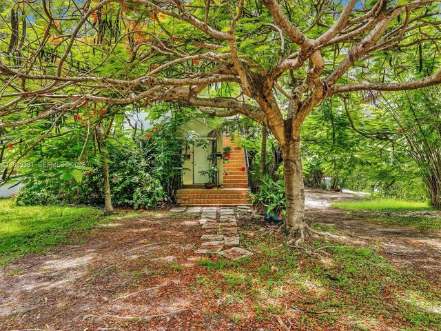 3210 E Elizabeth St, Miami, FL 33133