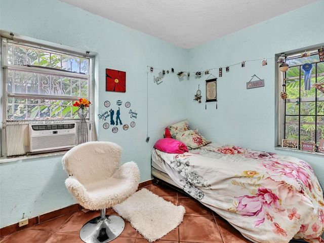 3210 E Elizabeth St, Miami, FL 33133