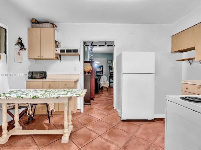 3210 E Elizabeth St, Miami, FL 33133