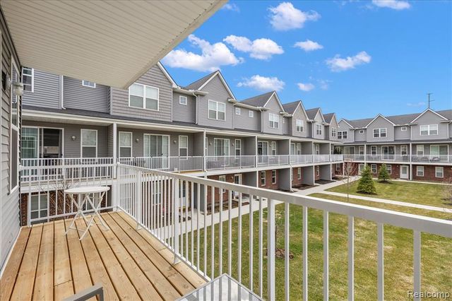 3927 Trailway Commons Circle, Auburn Hills, MI 48326