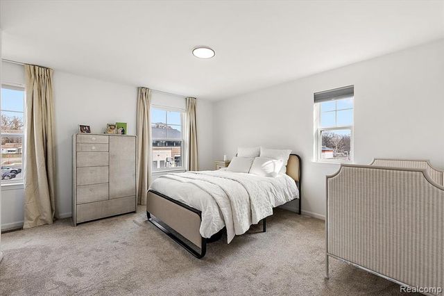 3927 Trailway Commons Circle, Auburn Hills, MI 48326