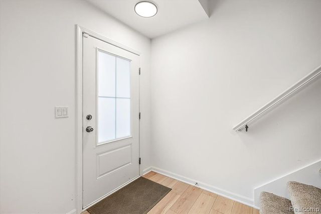 3927 Trailway Commons Circle, Auburn Hills, MI 48326