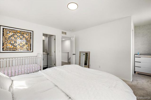 3927 Trailway Commons Circle, Auburn Hills, MI 48326