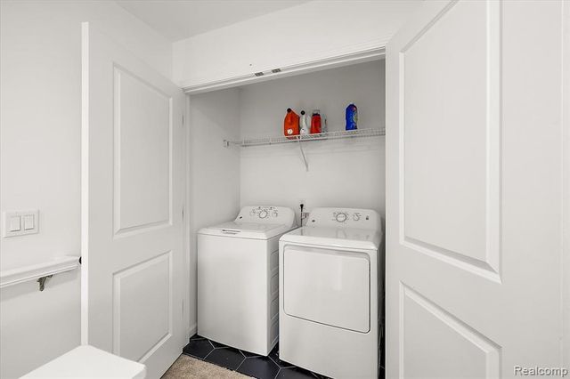 3927 Trailway Commons Circle, Auburn Hills, MI 48326