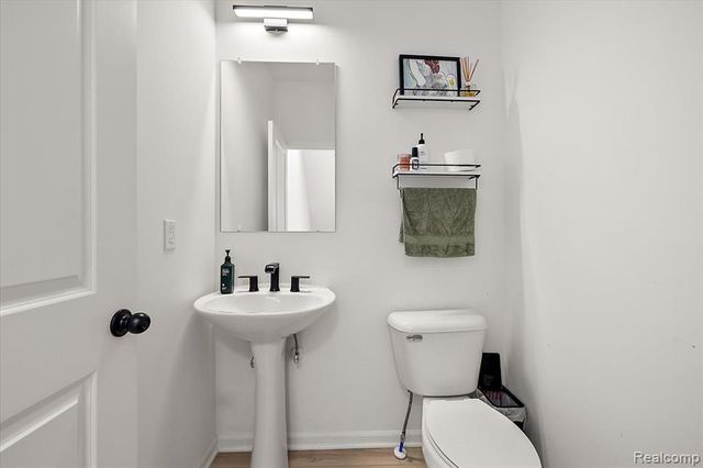 3927 Trailway Commons Circle, Auburn Hills, MI 48326