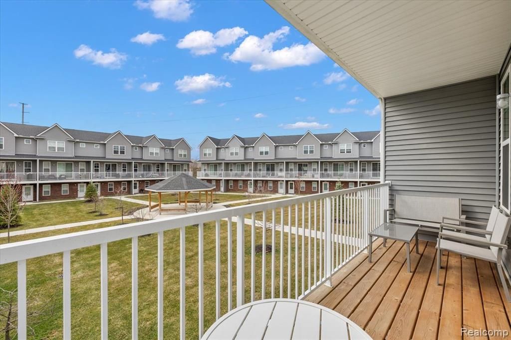 3927 Trailway Commons Circle, Auburn Hills, MI 48326