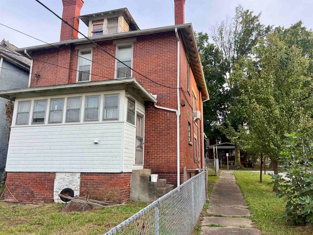 1902 12th Avenue, Huntington, WV 25701