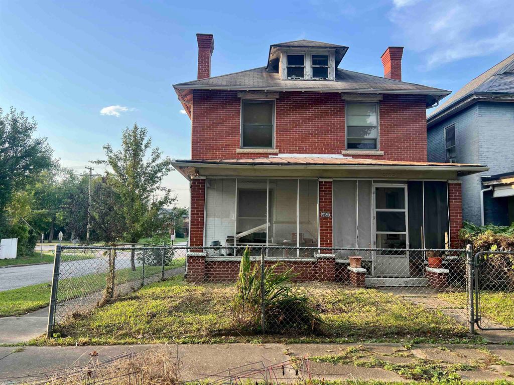 1902 12th Avenue, Huntington, WV 25701