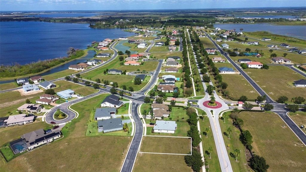 323 SPINNAKER COURT, Auburndale, FL 33823