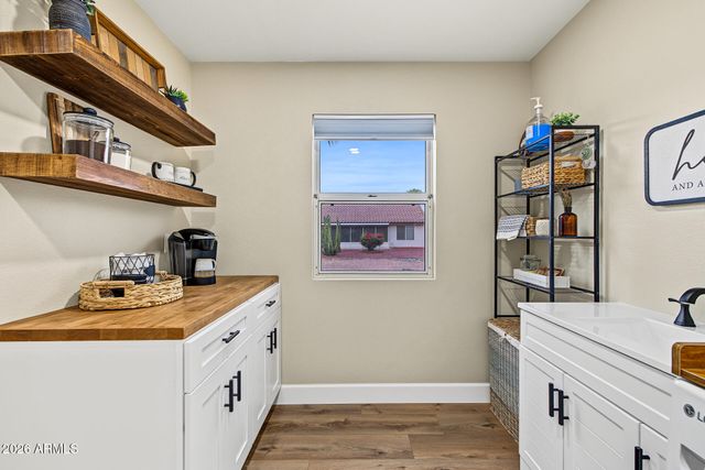 13706 W SKY HAWK Drive, Sun City West, AZ 85375