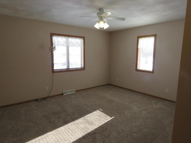 472 Jones Drive, Randolph, WI 53956