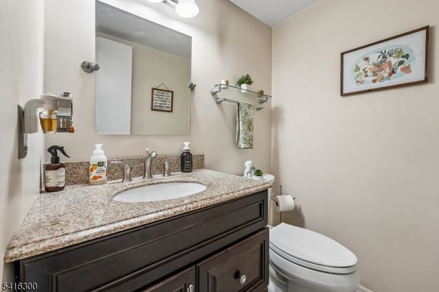 130 Kingsberry Dr, Franklin Twp., NJ 08873