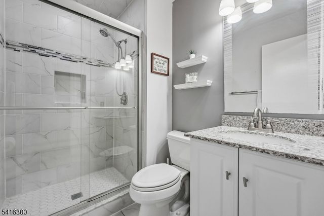 130 Kingsberry Dr, Franklin Twp., NJ 08873