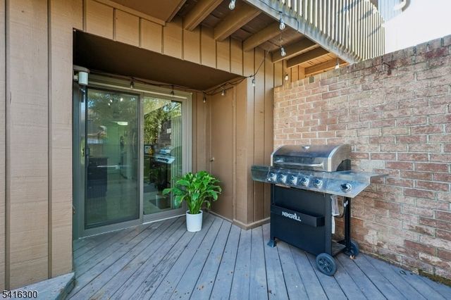 130 Kingsberry Dr, Franklin Twp., NJ 08873