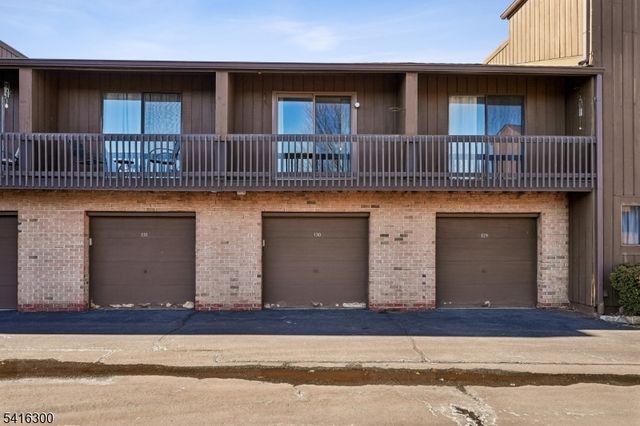 130 Kingsberry Dr, Franklin Twp., NJ 08873