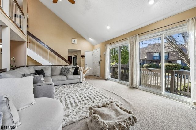 130 Kingsberry Dr, Franklin Twp., NJ 08873