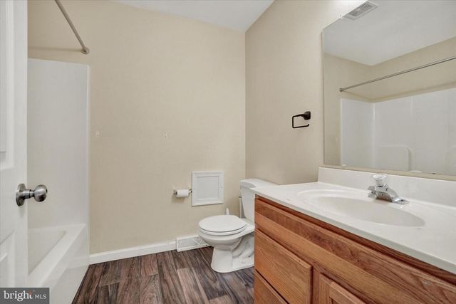 131 SWITCHPOINT DR, Stewartstown, PA 17363