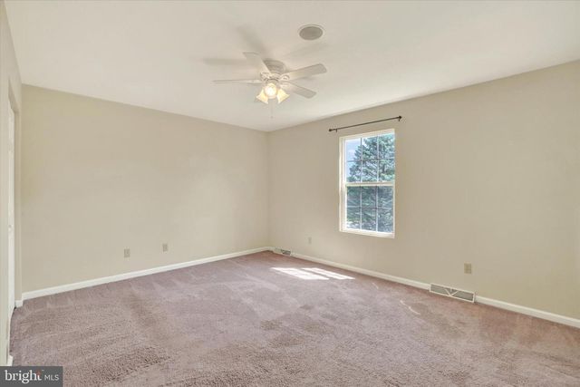131 SWITCHPOINT DR, Stewartstown, PA 17363