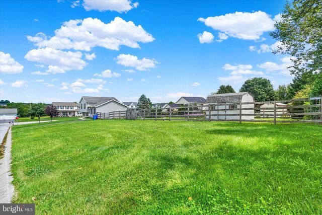 131 SWITCHPOINT DR, Stewartstown, PA 17363