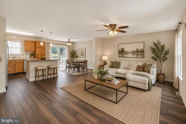 131 SWITCHPOINT DR, Stewartstown, PA 17363