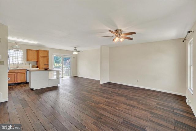 131 SWITCHPOINT DR, Stewartstown, PA 17363