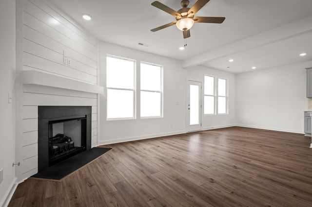 8008 Netterfield Drive, White House, TN 37188
