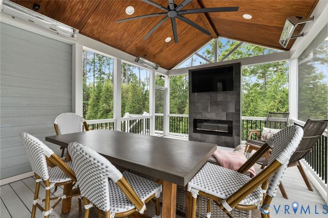 6978 Carden Park Dr, Moseley, VA 23120