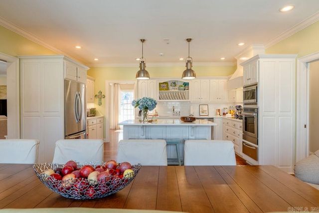 102 Deerwood Drive, Searcy, AR 72143