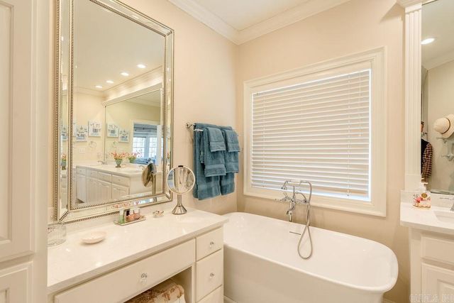 102 Deerwood Drive, Searcy, AR 72143