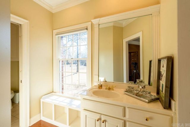 102 Deerwood Drive, Searcy, AR 72143