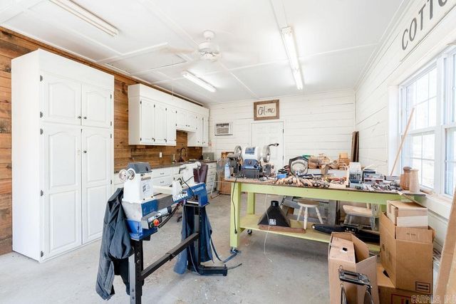 102 Deerwood Drive, Searcy, AR 72143